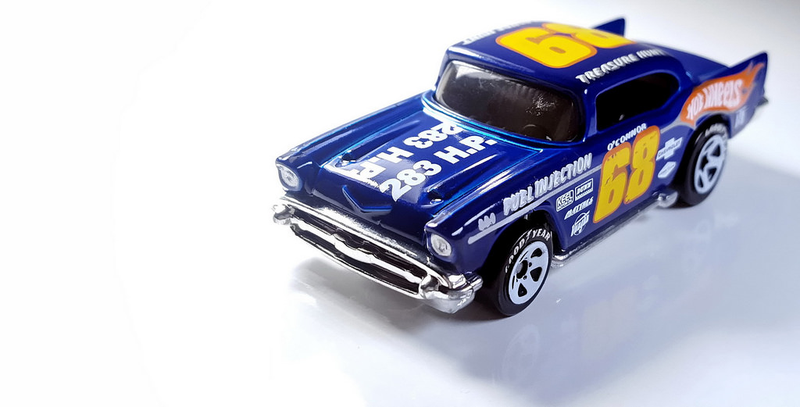 Illustration for article titled A blue Chevy